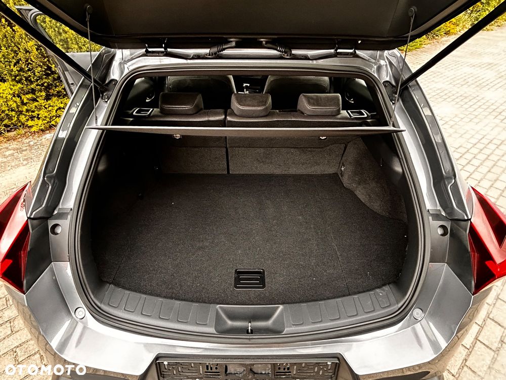 Lexus UX 250h (E-FOUR) Executive Line - 38