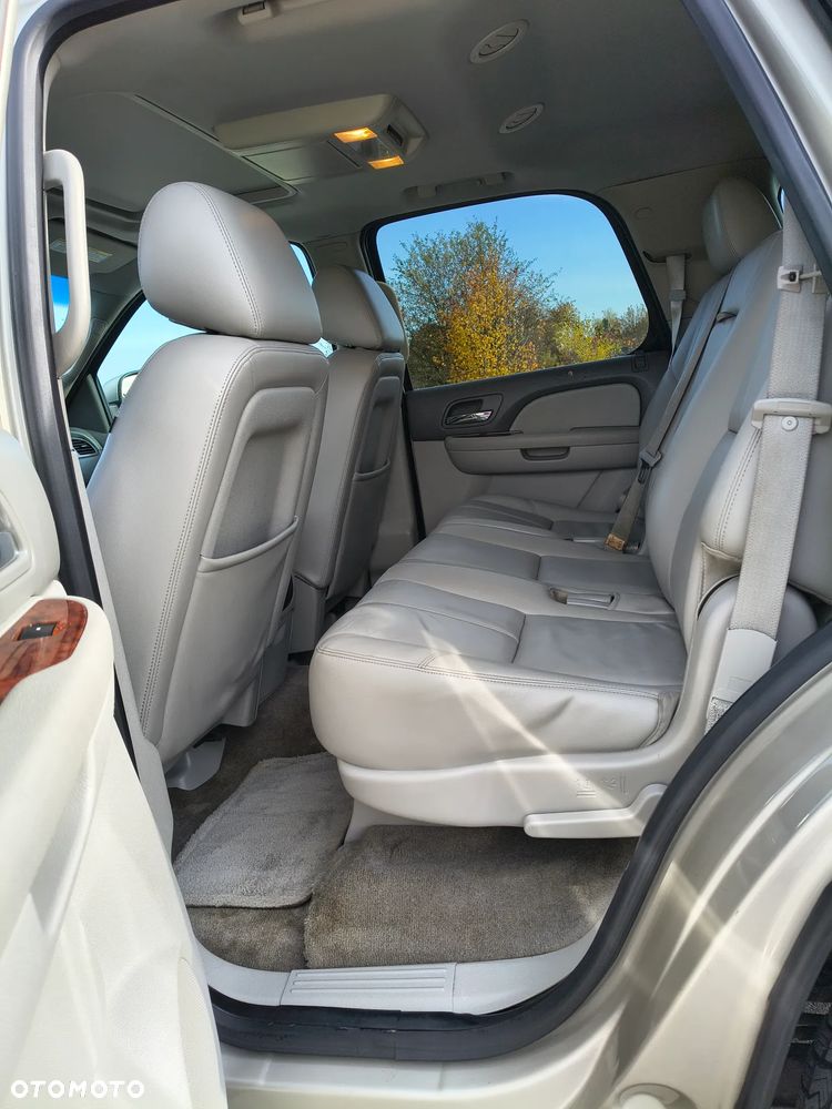 Chevrolet Tahoe - 24