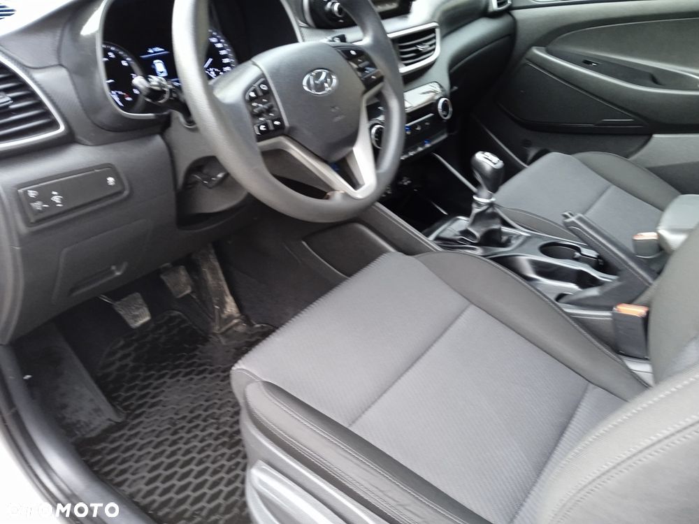 Hyundai Tucson 1.6 GDI BlueDrive Comfort 2WD - 11