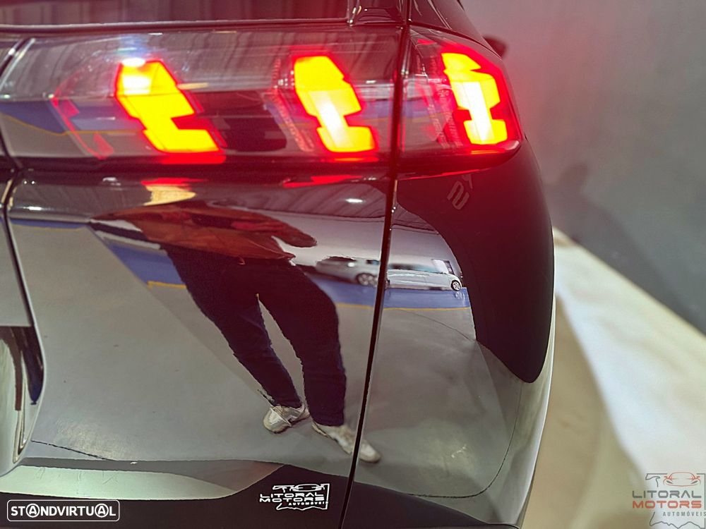 Peugeot 2008 1.2 PureTech Allure EAT8 - 8