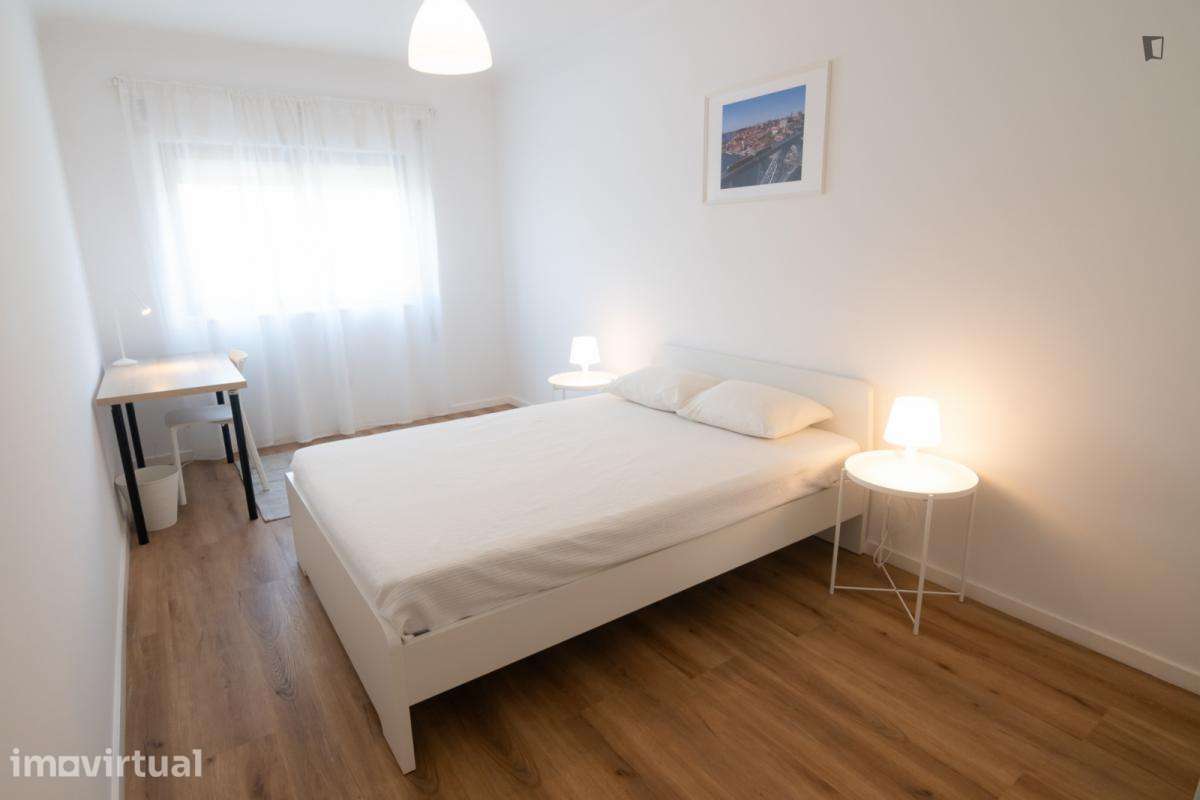 Quarto - localizado em Vila nova de gaia - Grande imagem: 4/13