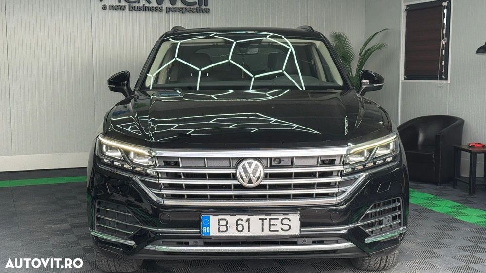 Volkswagen Touareg - 2