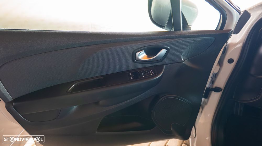 Renault Clio 1.5 dCi Zen - 11