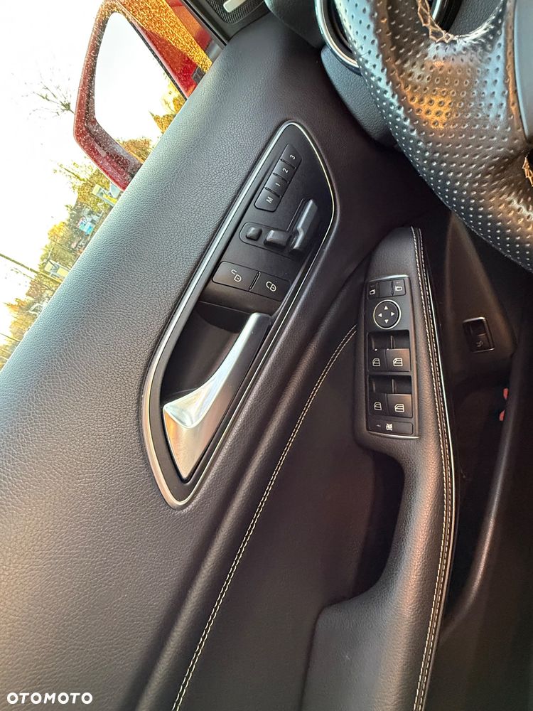 Mercedes-Benz GLA 250 4Matic 7G-DCT - 4