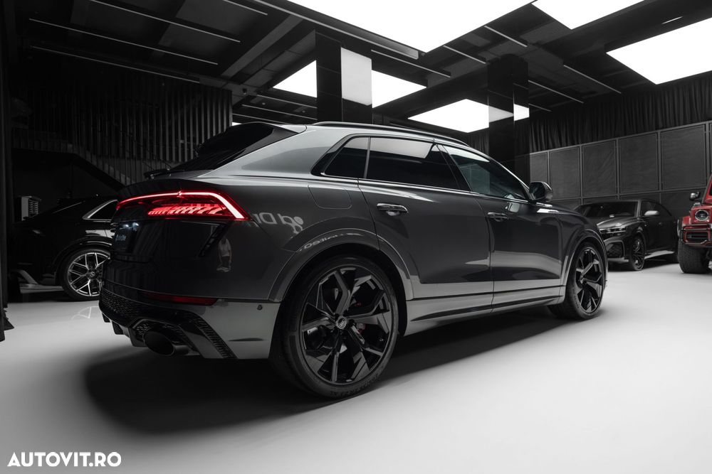 Audi RS Q8 - 10