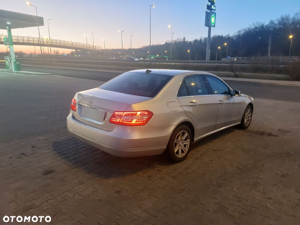 Mercedes-Benz Klasa E 200 CDI BlueEff Elegance - 3