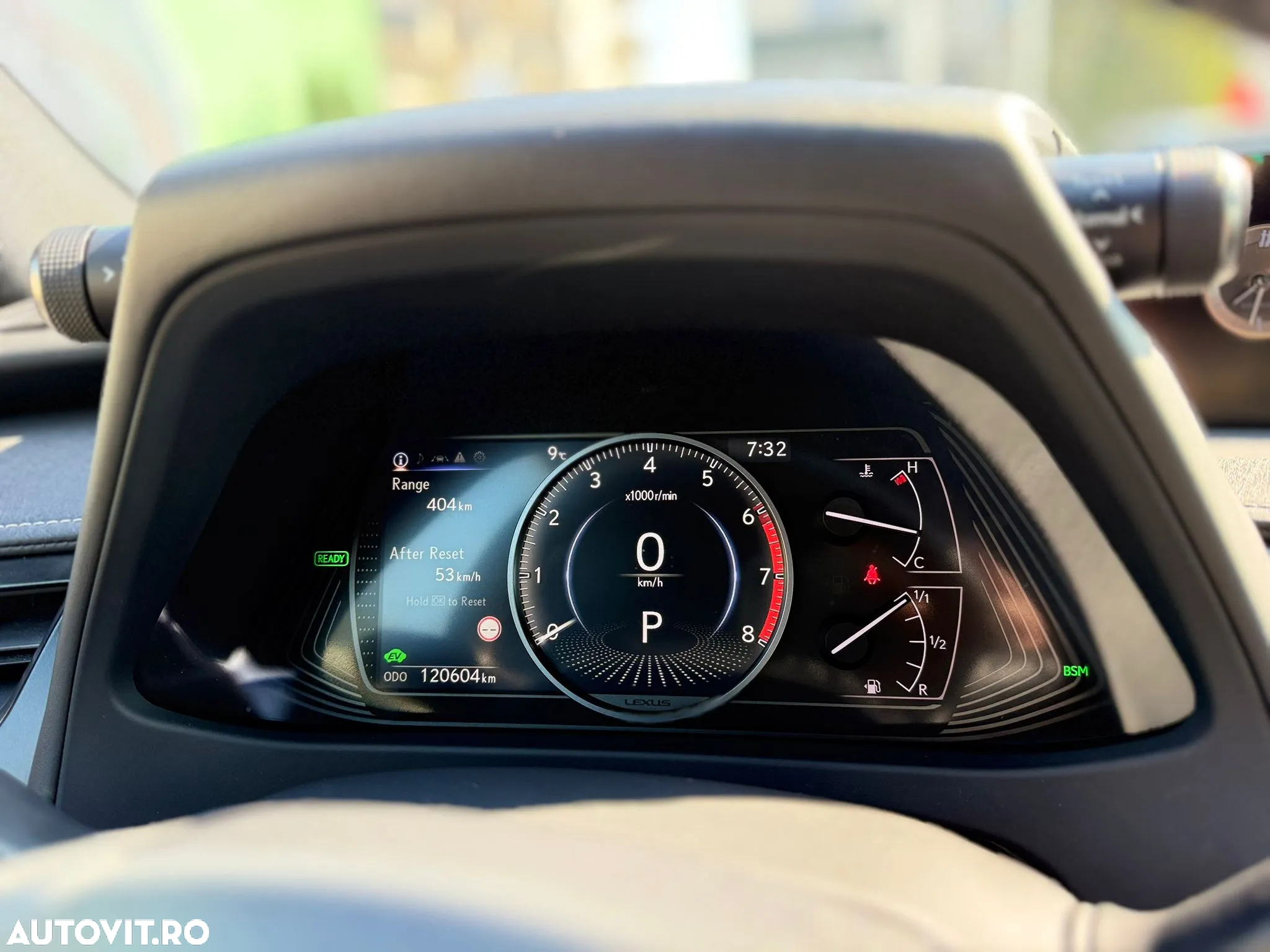 Lexus UX 250h 2.0L HEV 20H- (178 HP) 4X2 CVT Executive - 26