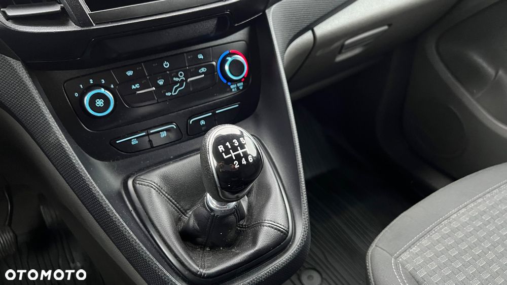 Ford Transit Connect - 13