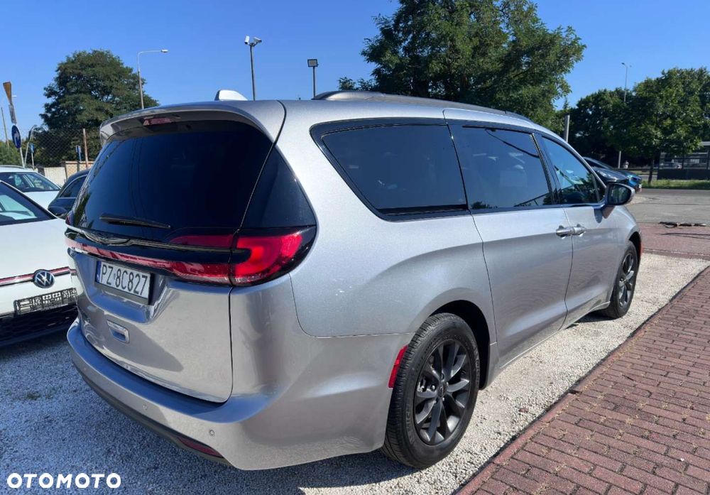 Chrysler Pacifica - 6