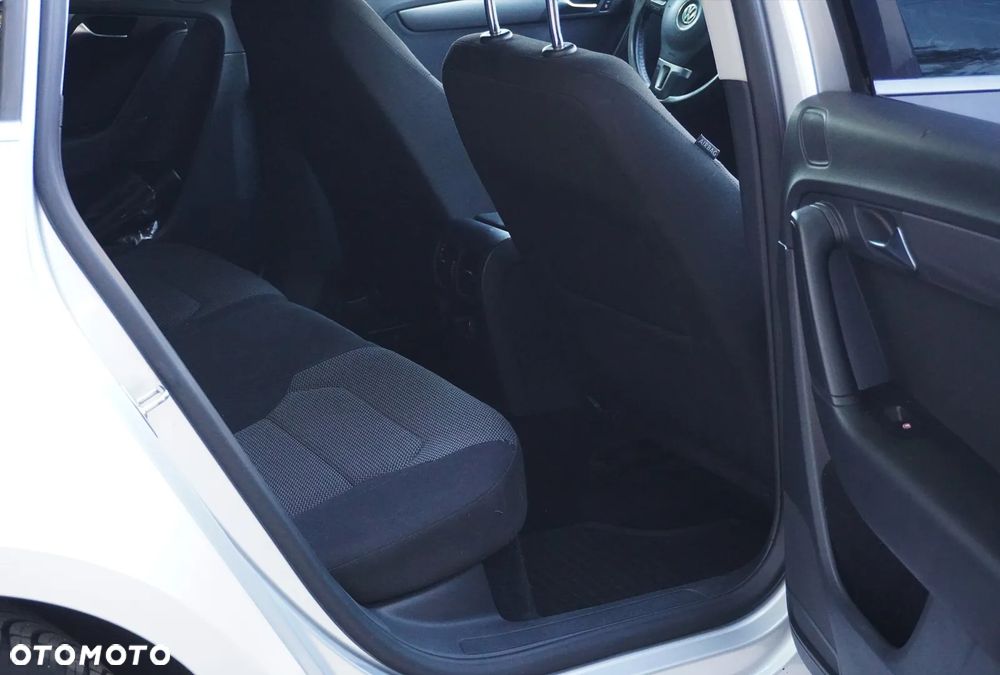 Volkswagen Passat 1.6 TDI Comfortline - 10