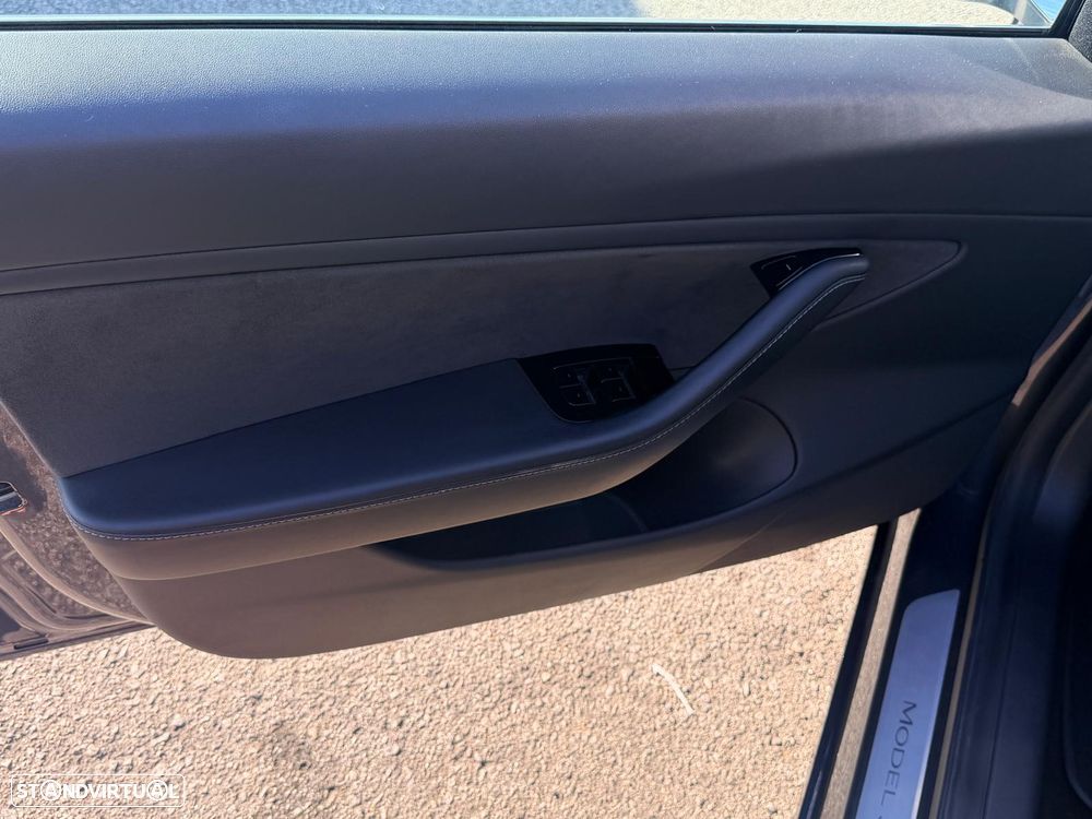 Tesla Model 3 Long-Range Dual Motor AWD - 15