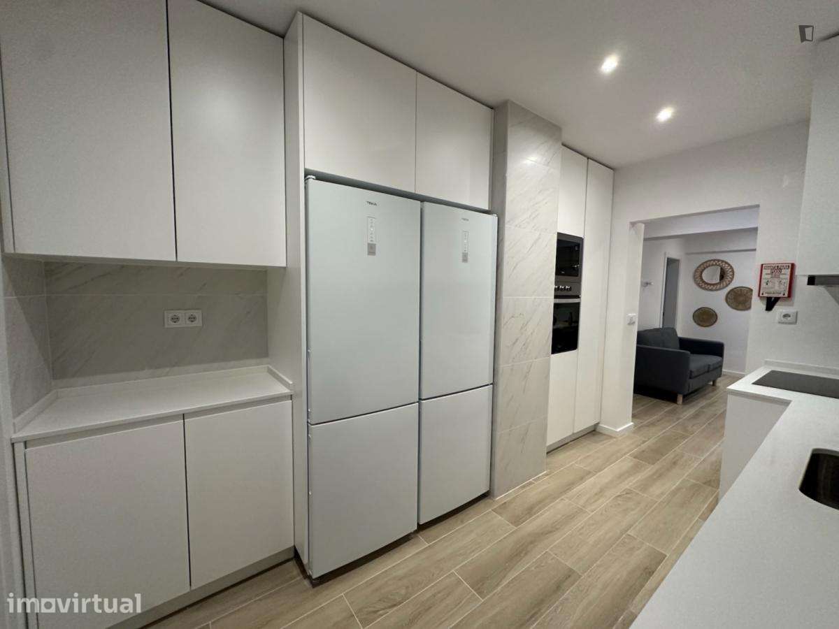 Quarto - localizado em Almada Lisbon - Grande imagem: 3/19