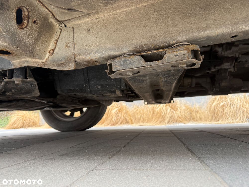 Suzuki Grand Vitara - 30