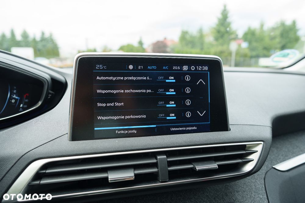 Peugeot 3008 1.2 PureTech GPF Allure S&S - 16