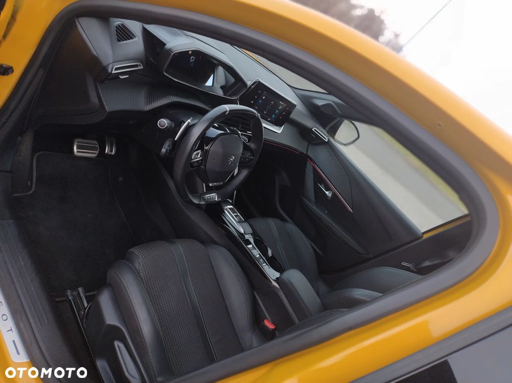 Peugeot 208 PureTech 100 EAT8 GT Pack - 12