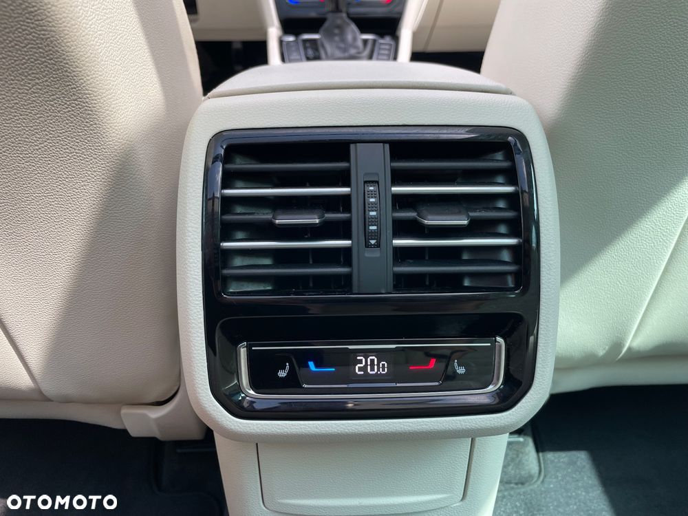 Volkswagen Passat - 34