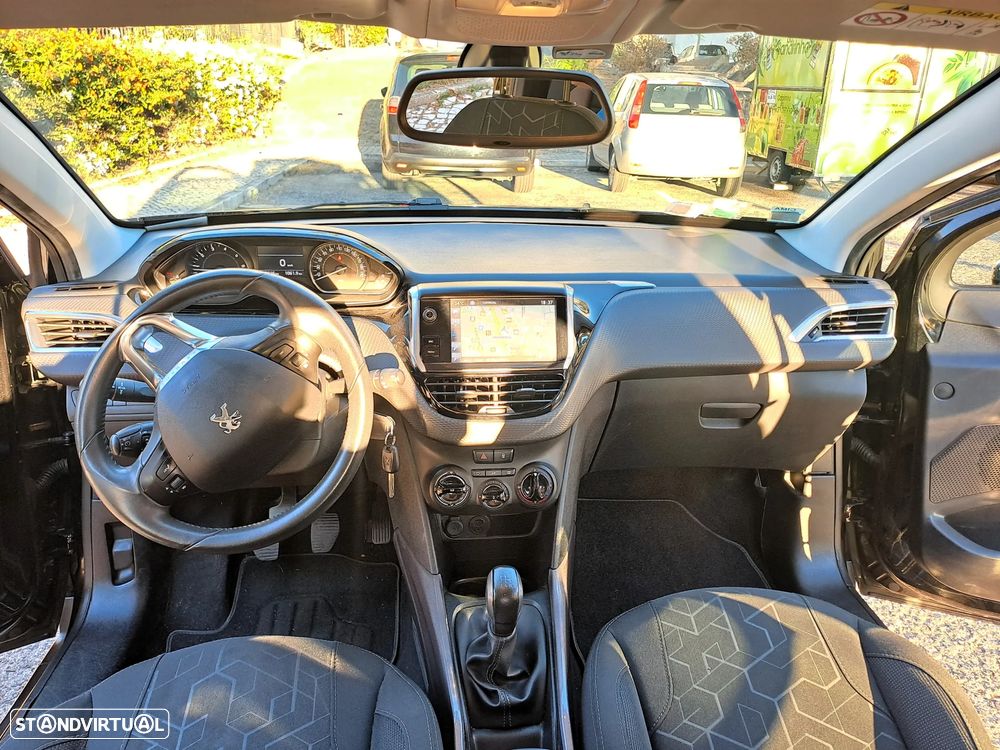Peugeot 2008 1.2 PureTech Style - 10