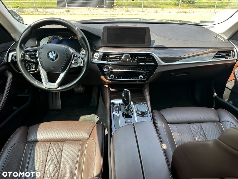 BMW Seria 5 530i - 11