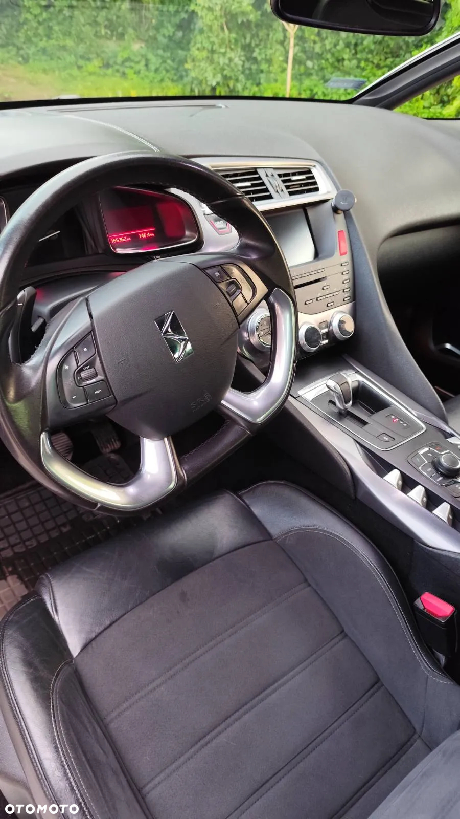 Citroën DS5 1.6 e-HDi Chic MCP - 16