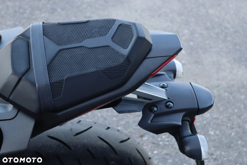 Yamaha MT - 16