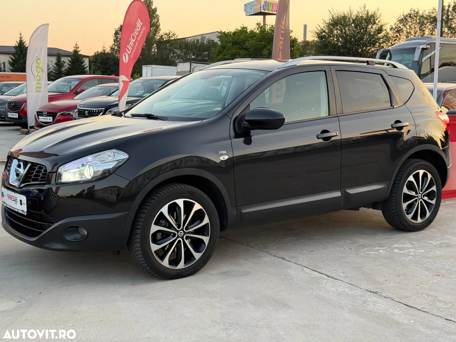 Nissan Qashqai 2.0 dCi DPF 4x4 Aut tekna - 32
