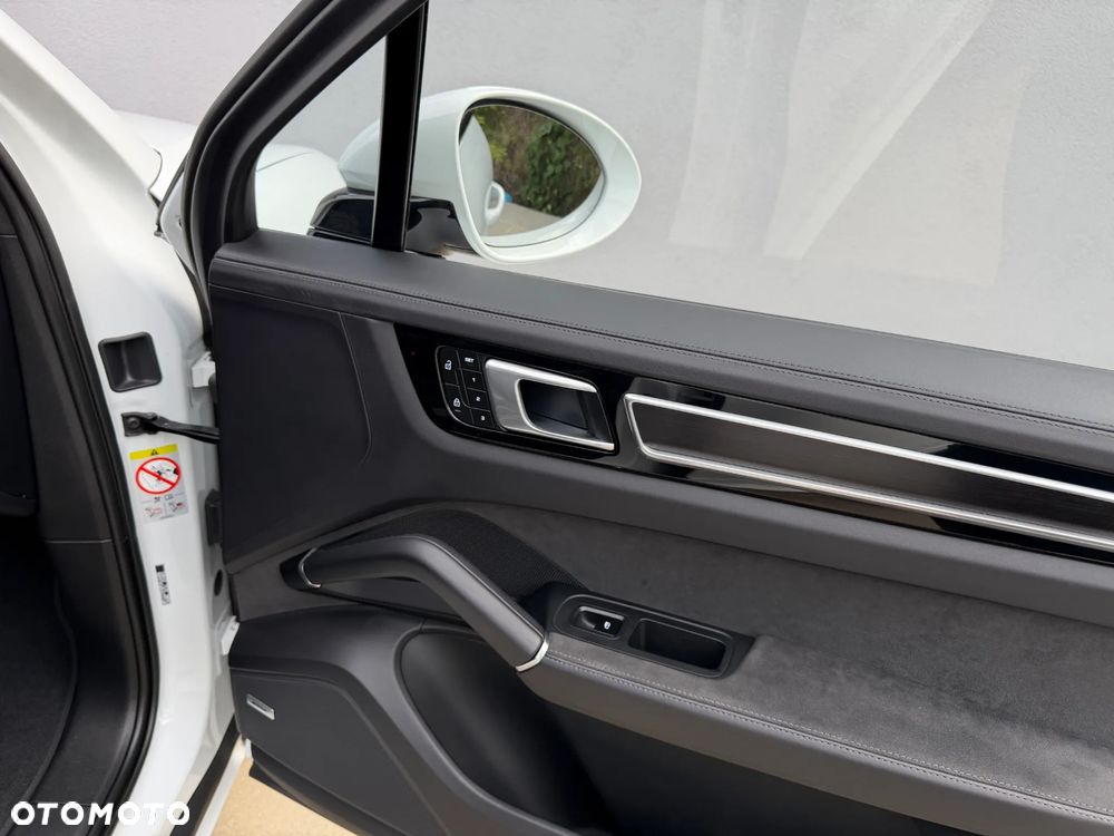 Porsche Cayenne - 24
