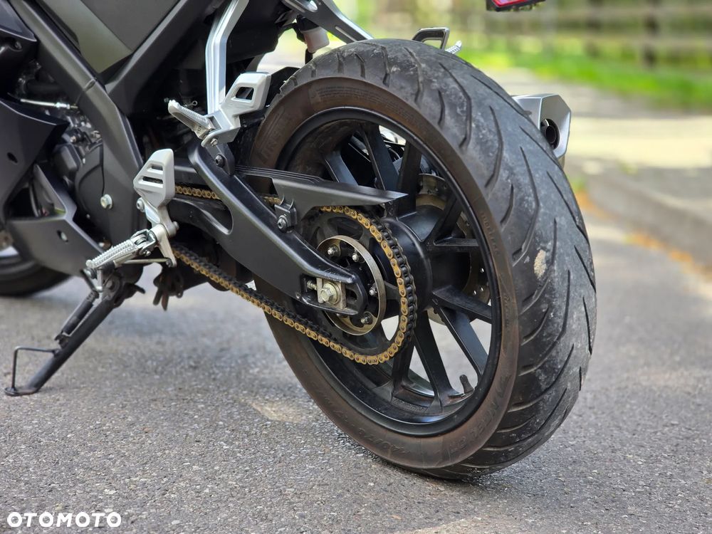Yamaha YZF - 4