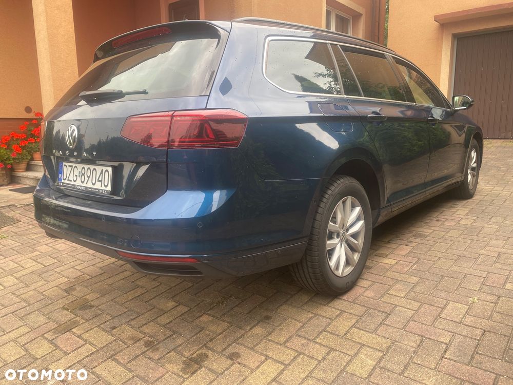 Volkswagen Passat 2.0 TDI SCR DSG Business - 4