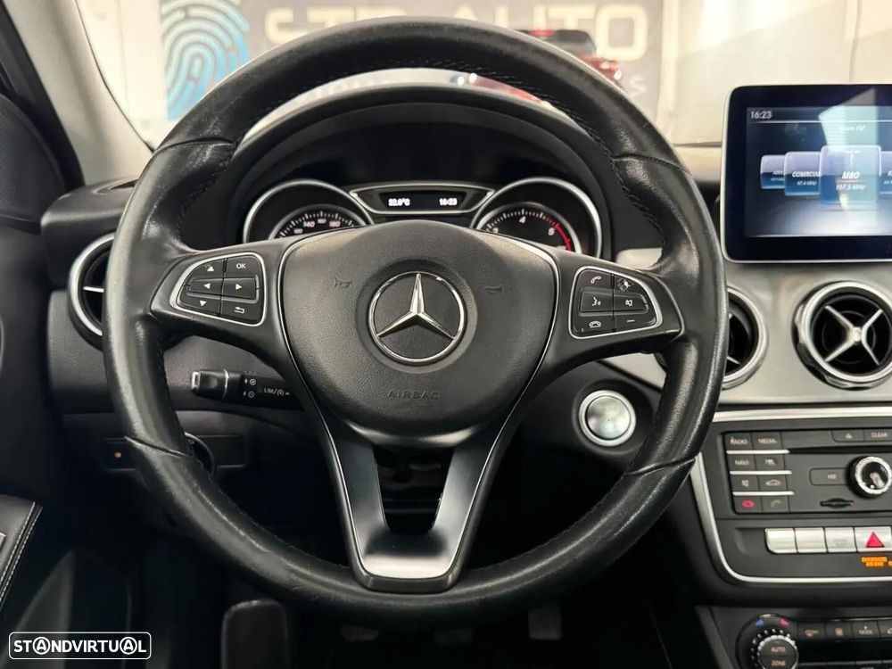 Mercedes-Benz GLA 180 - 21