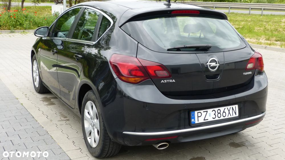 Opel Astra 1.4 Turbo Exklusiv - 4