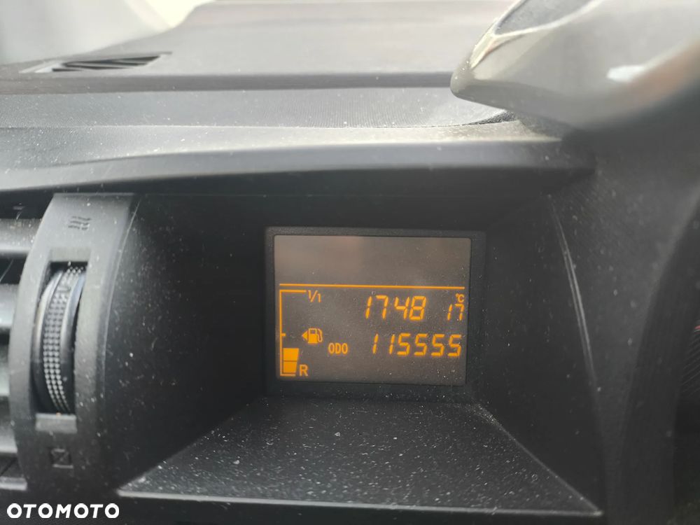 Toyota iQ - 2