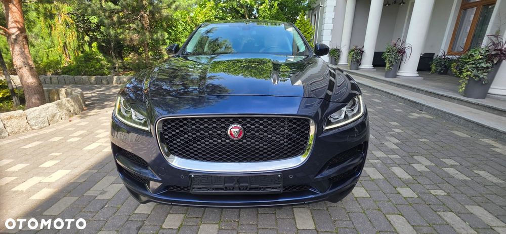 Jaguar F-Pace - 12