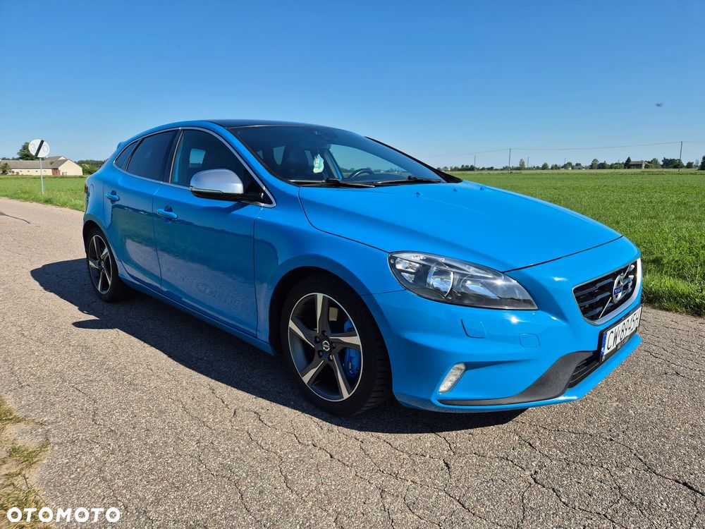 Volvo V40 D4 R-Design - 3