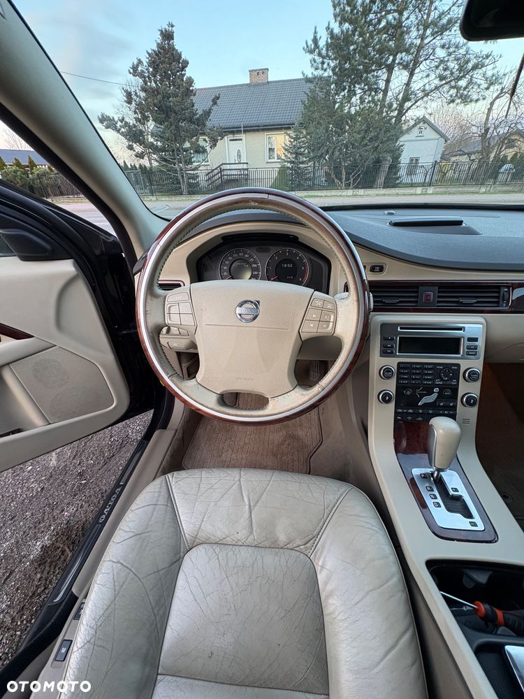 Volvo V70 D5 Summum - 9