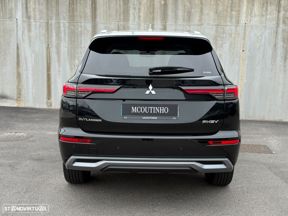 Mitsubishi Outlander - 4