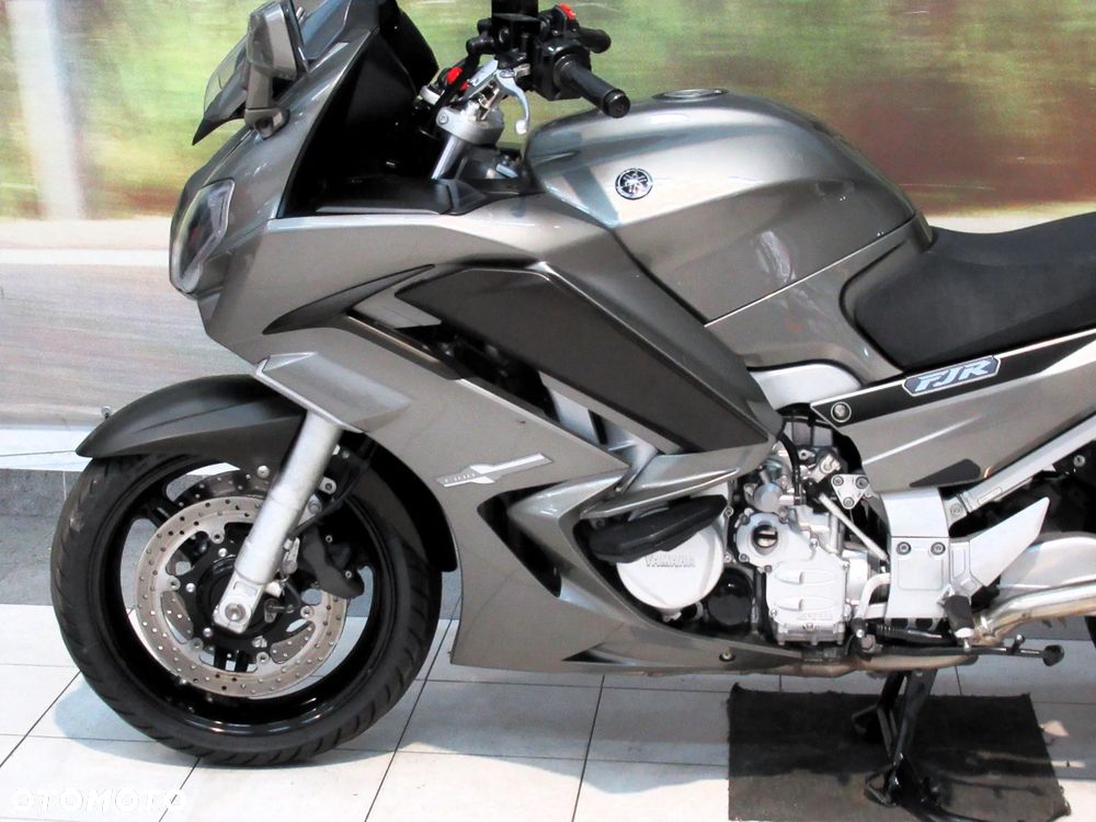 Yamaha FJR - 12