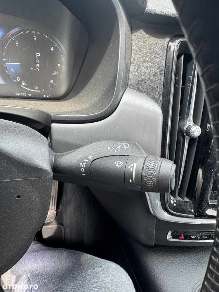 Volvo V90 D4 SCR Momentum Pro - 34