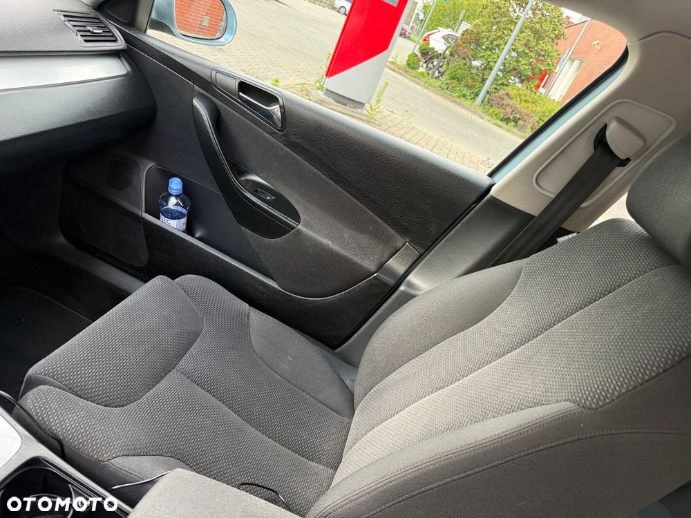 Volkswagen Passat 1.8 TSI Comfortline - 10