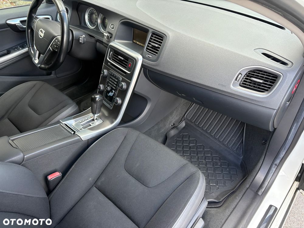 Volvo V60 T4 Geartronic Powershift Momentum - 28