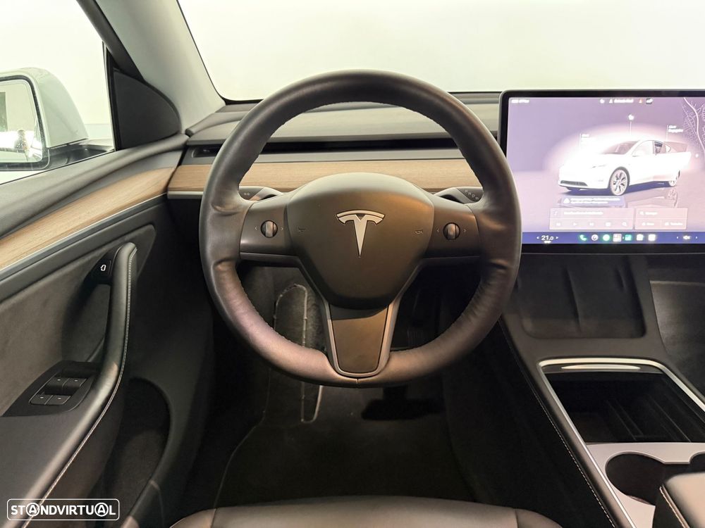 Tesla Model Y - 20
