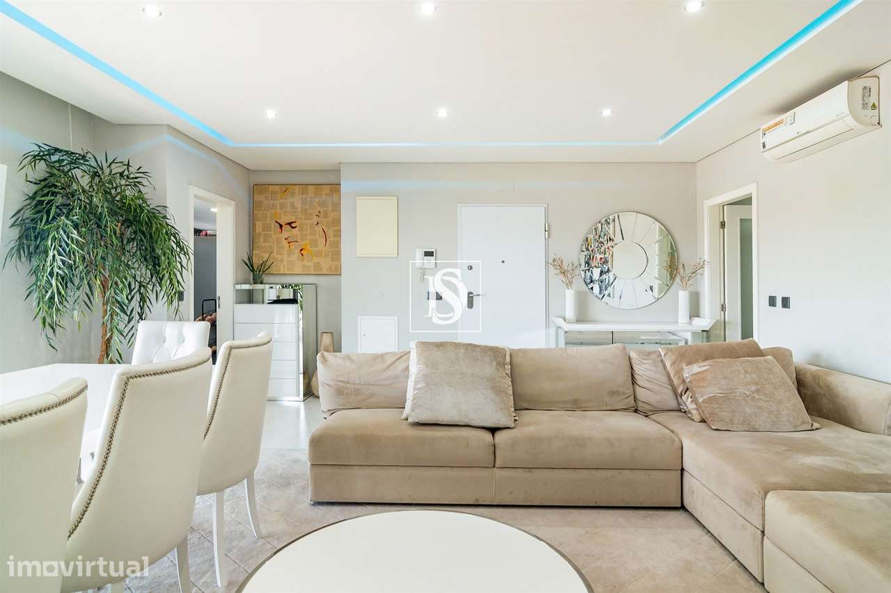 Penthouse T3 Exclusiva com Terraço Panorâmico e Garagem para 6 Viatura - Grande imagem: 3/26