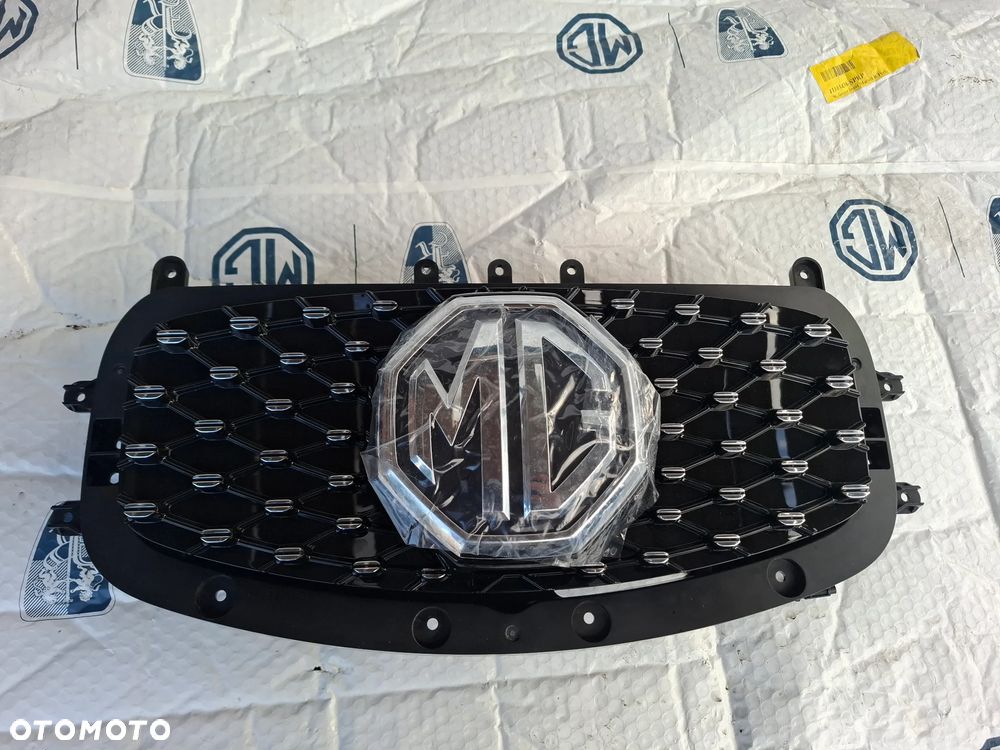 MG ZS 2020 GRILL ATRAPA CHŁODNICY GNIAZDO ŁADOWANIA  10749241 - 1