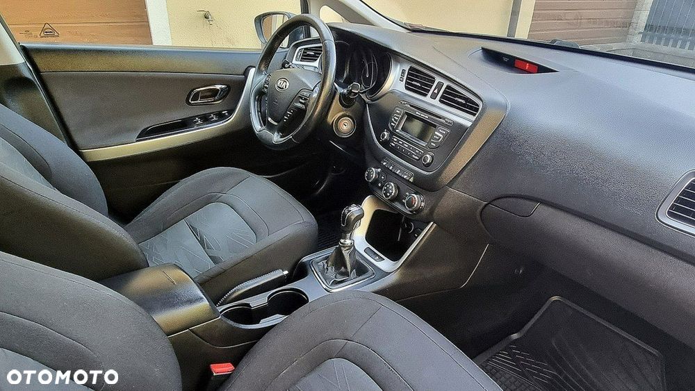 Kia Ceed - 12