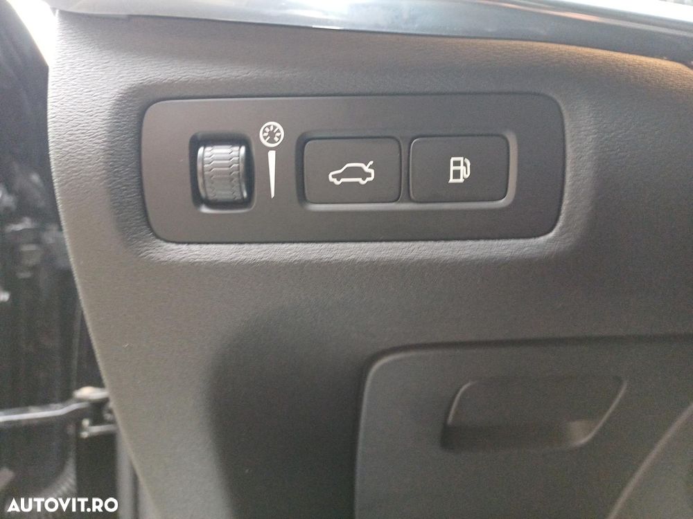 Volvo S90 T8 Twin Engine AWD Geartronic Inscription - 11