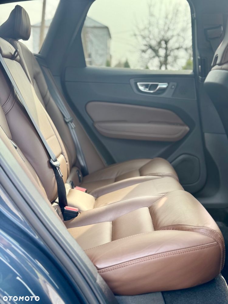 Volvo XC 60 B5 B AWD Inscription - 23