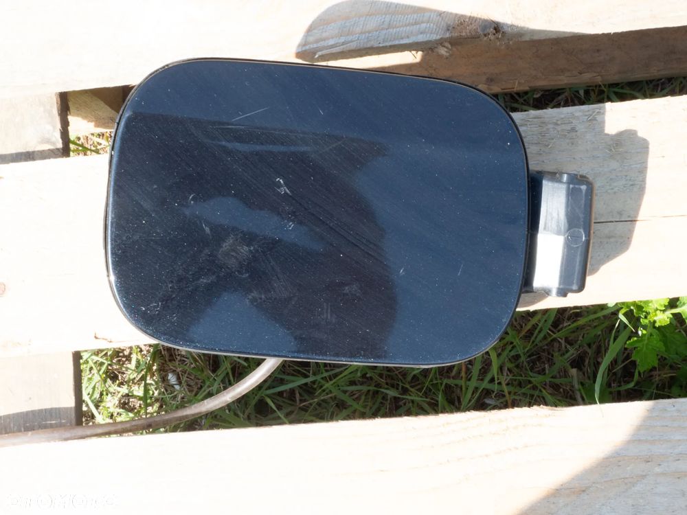 Klapka wlewu + korek VW Golf VI Kombi - 1