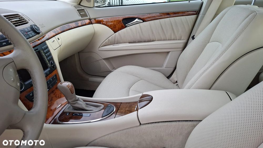 Mercedes-Benz Klasa E 350 7G-TRONIC Elegance - 3