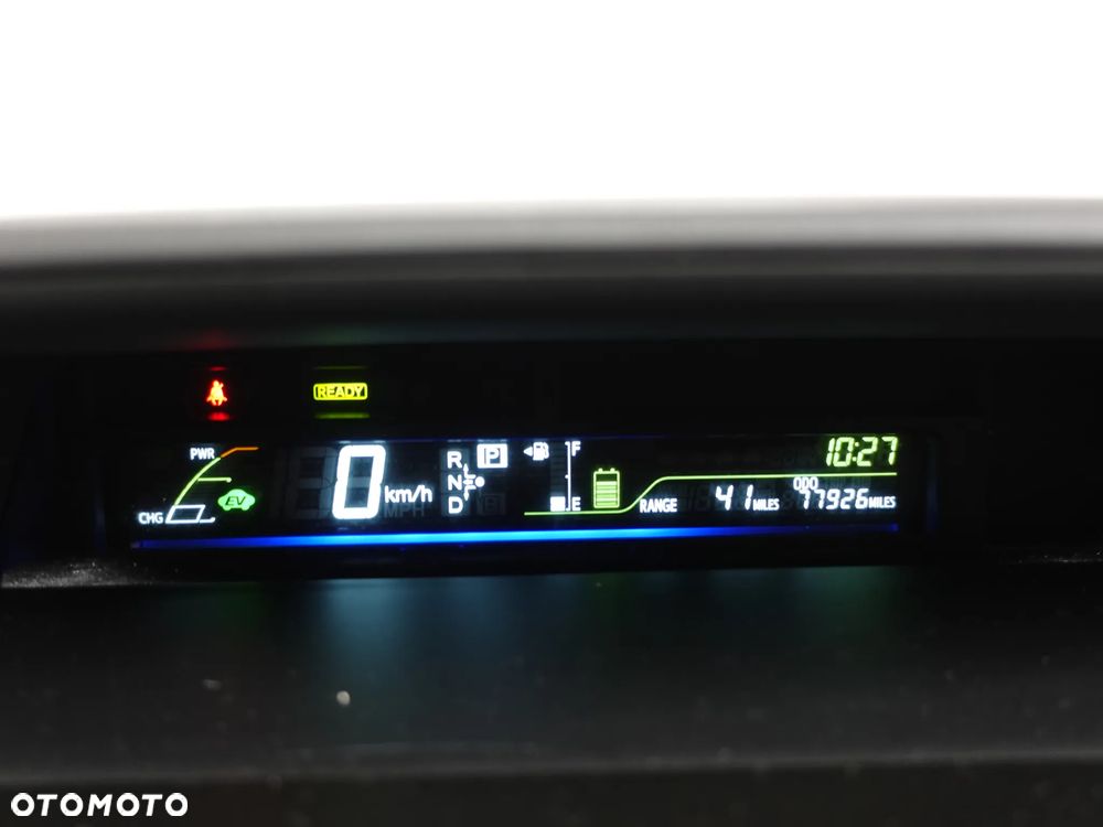 Toyota Prius (Hybrid) - 35