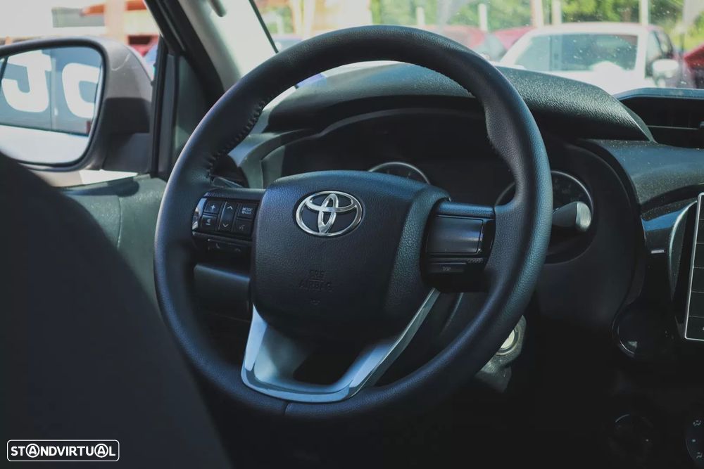 Toyota hilux hilux   d-4d   4wd cd   4 x 4 - 9