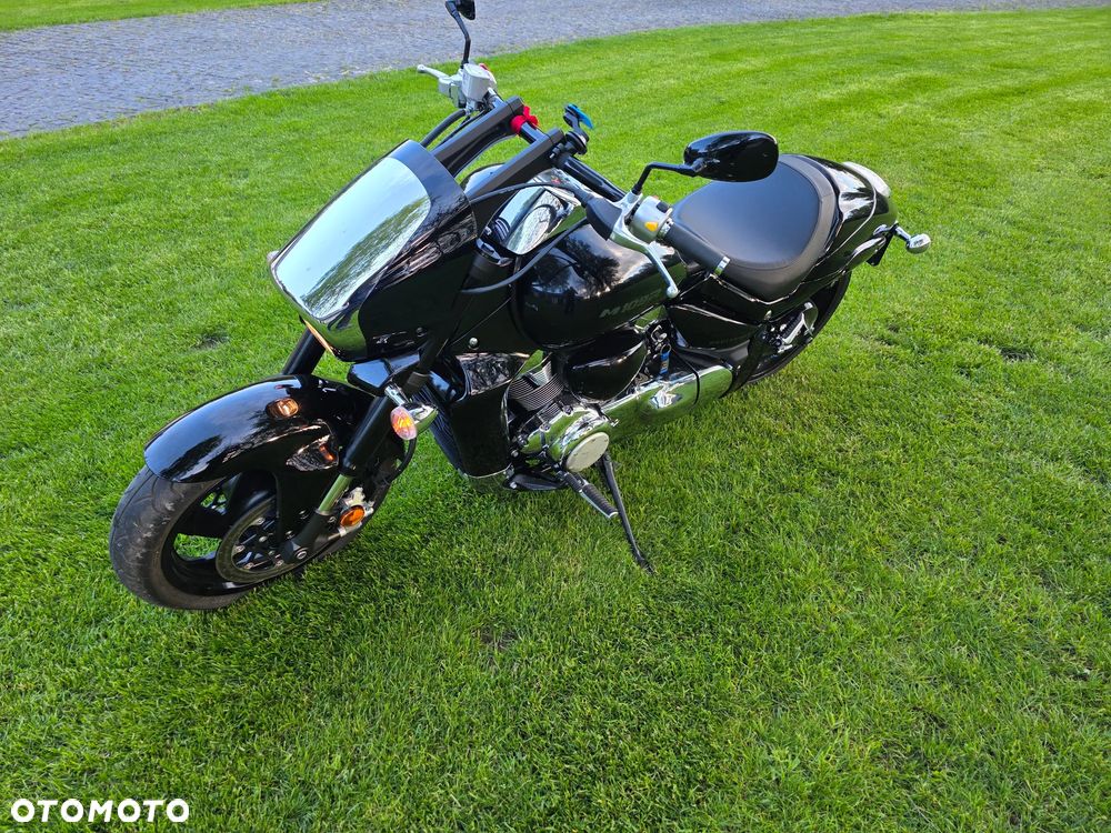 Suzuki Boulevard - 13
